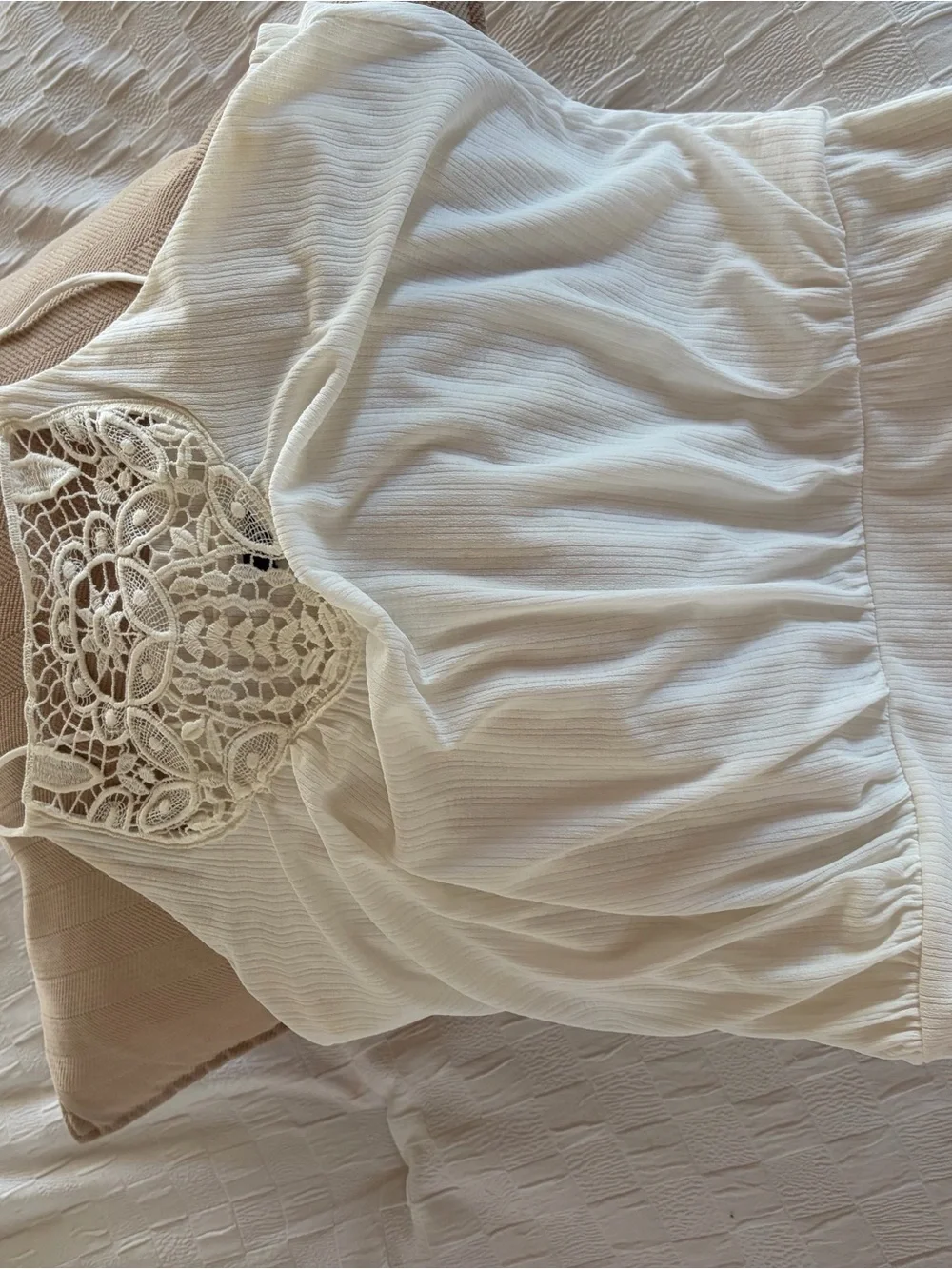Express White Crochet-Inset Ribbed Cropped Cami - Picture 4 of 4